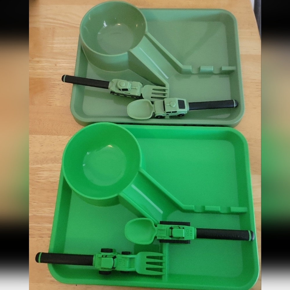 2 Dinneractive plate sets